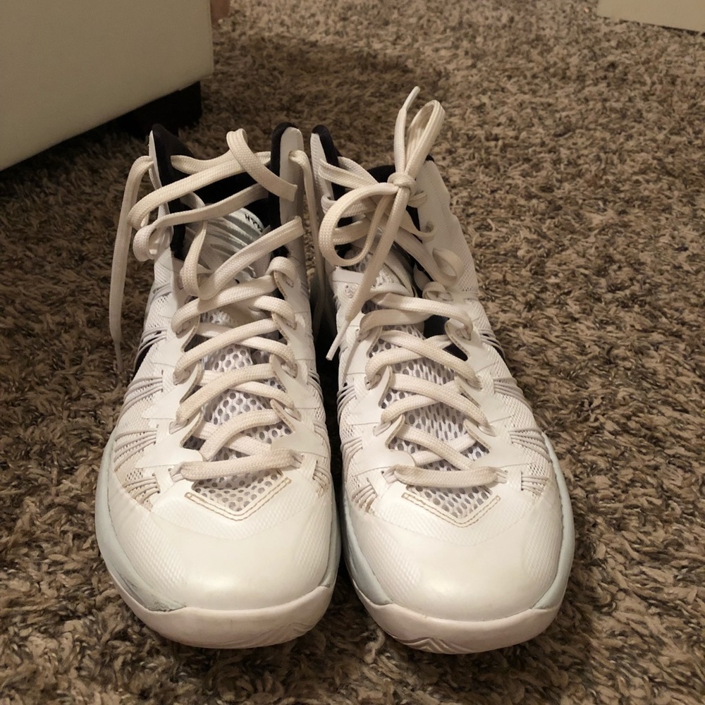 Women’s Hyperdunks - Picture 2 of 2